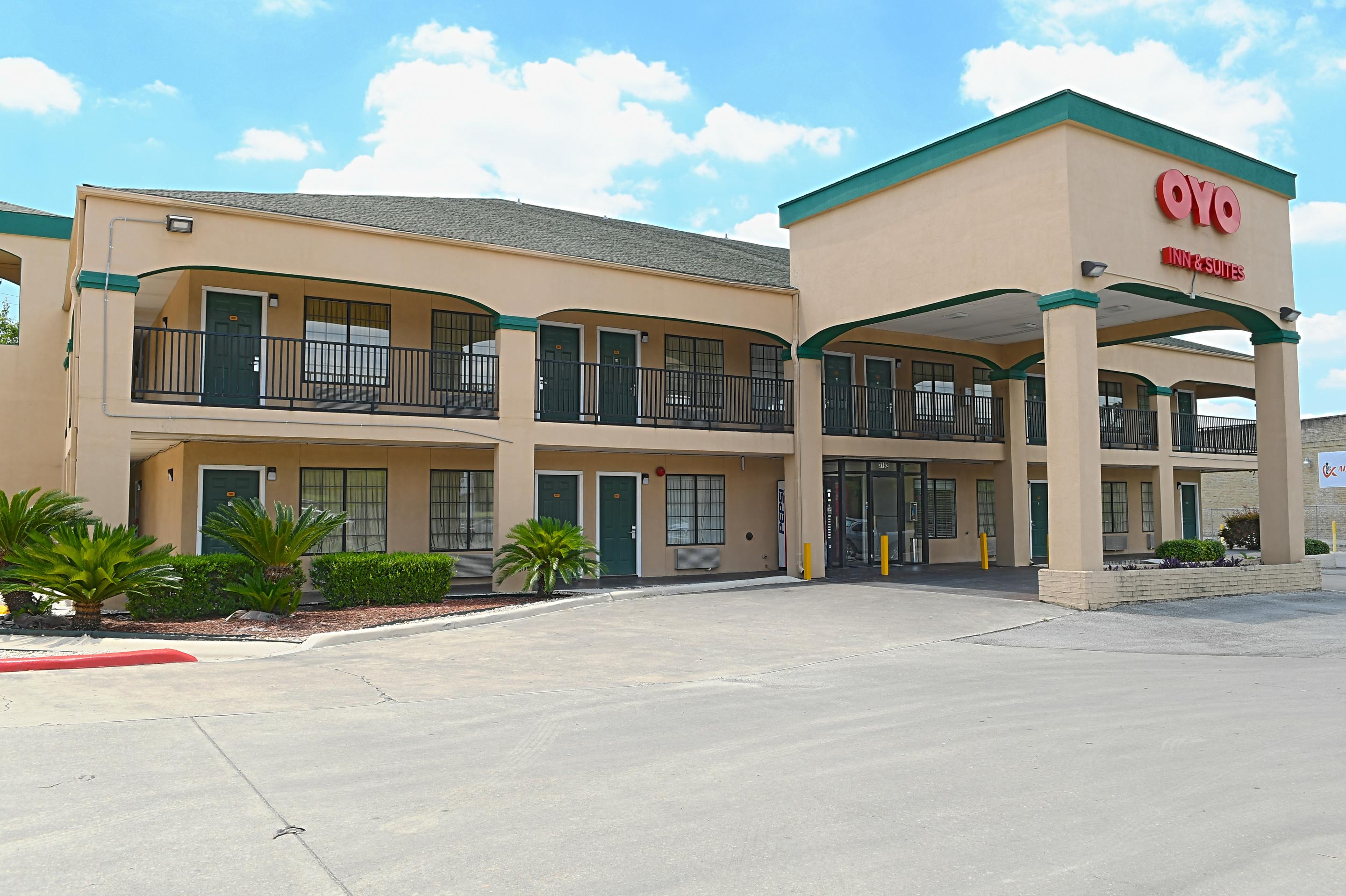 Hotel Oyo Inn&suites Medical Center 2*