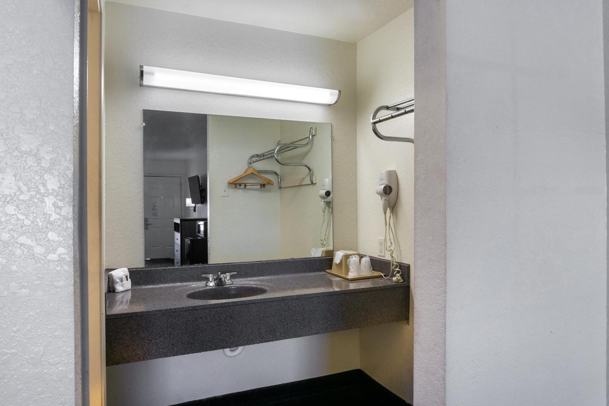 Oyo Inn&suites Medical Center