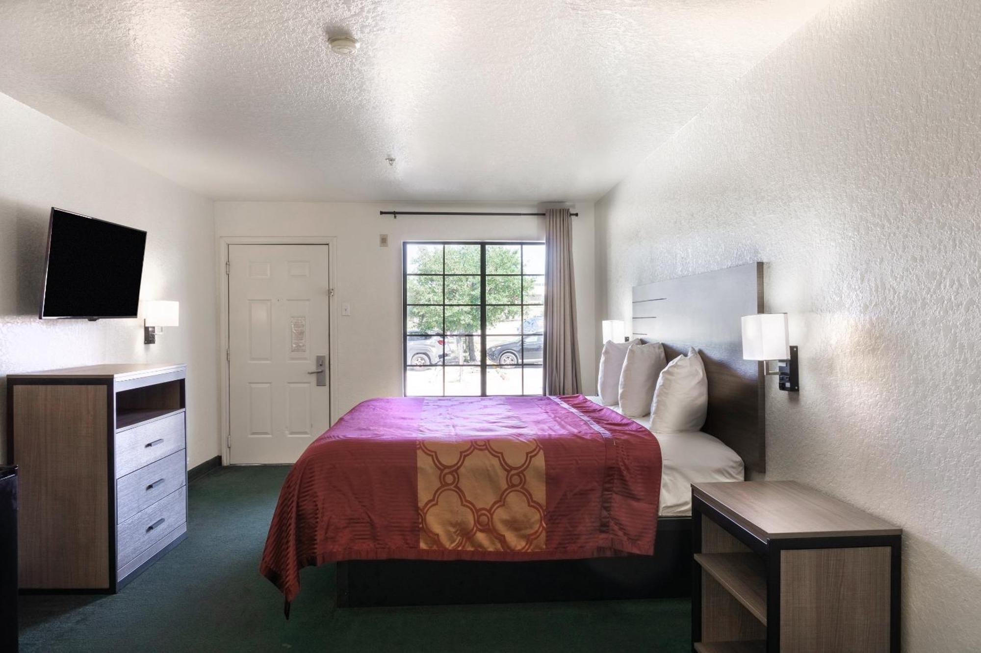 Oyo Inn&suites Medical Center 2*