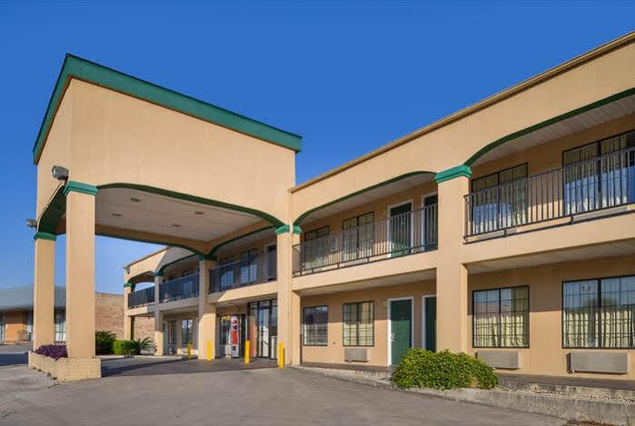 Oyo Inn&suites Medical Center 2*